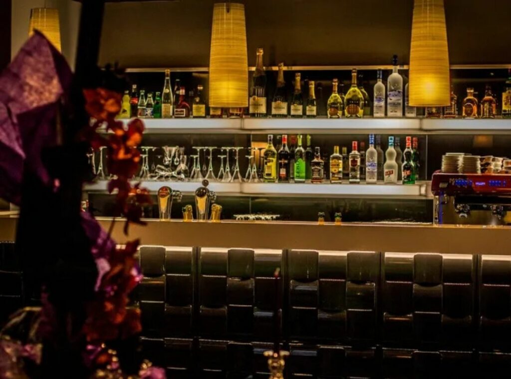 EPICERIE FINE / BAR A VINS