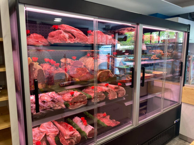 Vitrine CRONUS à étagères boucherie noir avec joues