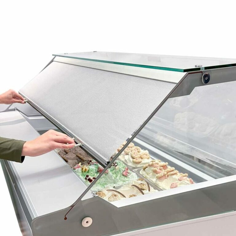 Vitrine à glaces étroites